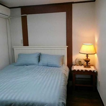 K Star Road Guesthouse - Hostel سيول المظهر الخارجي الصورة