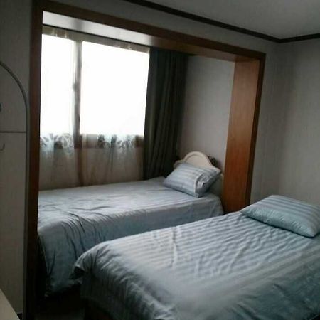K Star Road Guesthouse - Hostel سيول المظهر الخارجي الصورة